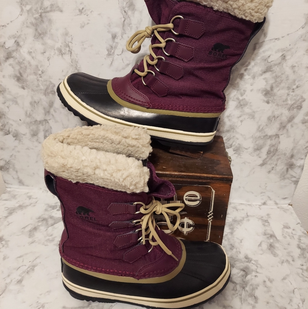 Pre-owned sorel carnival lace up boots